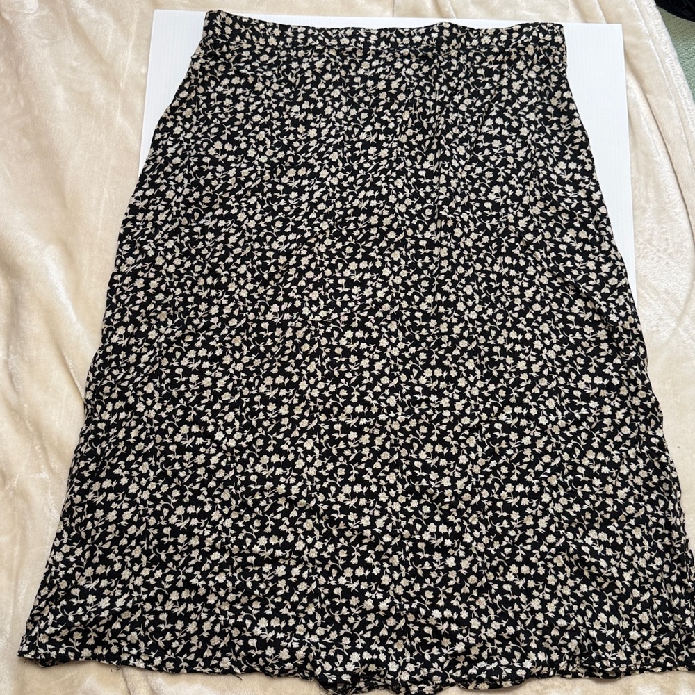 Vintage Floral Black and Cream Flowy Skirt size XL